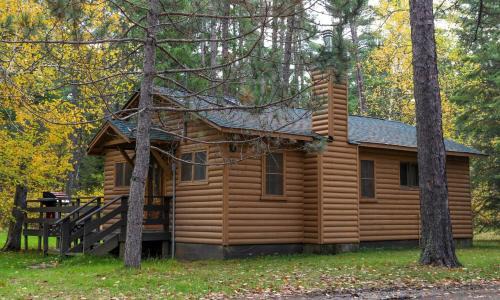 Babbitt House | Spacious Northwoods Cabin with Vaulted Ceilings & Stone Fireplace Near Babbitt, Minnesota
