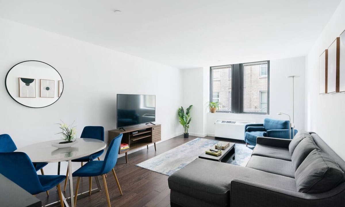 Financial District Apartment | Spacious NYC Home Fast Elevators Gym access