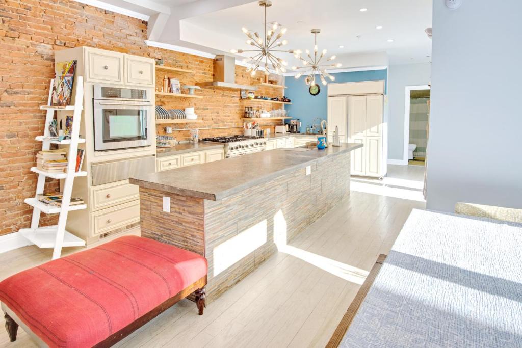 Norris Square Apartment | Spacious Oasis - Parking, Private Patio & Roofdeck