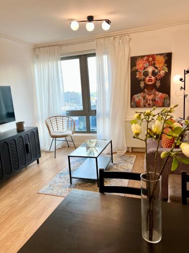 East Acton Apartment | Spacious one bedroom flat opposite station