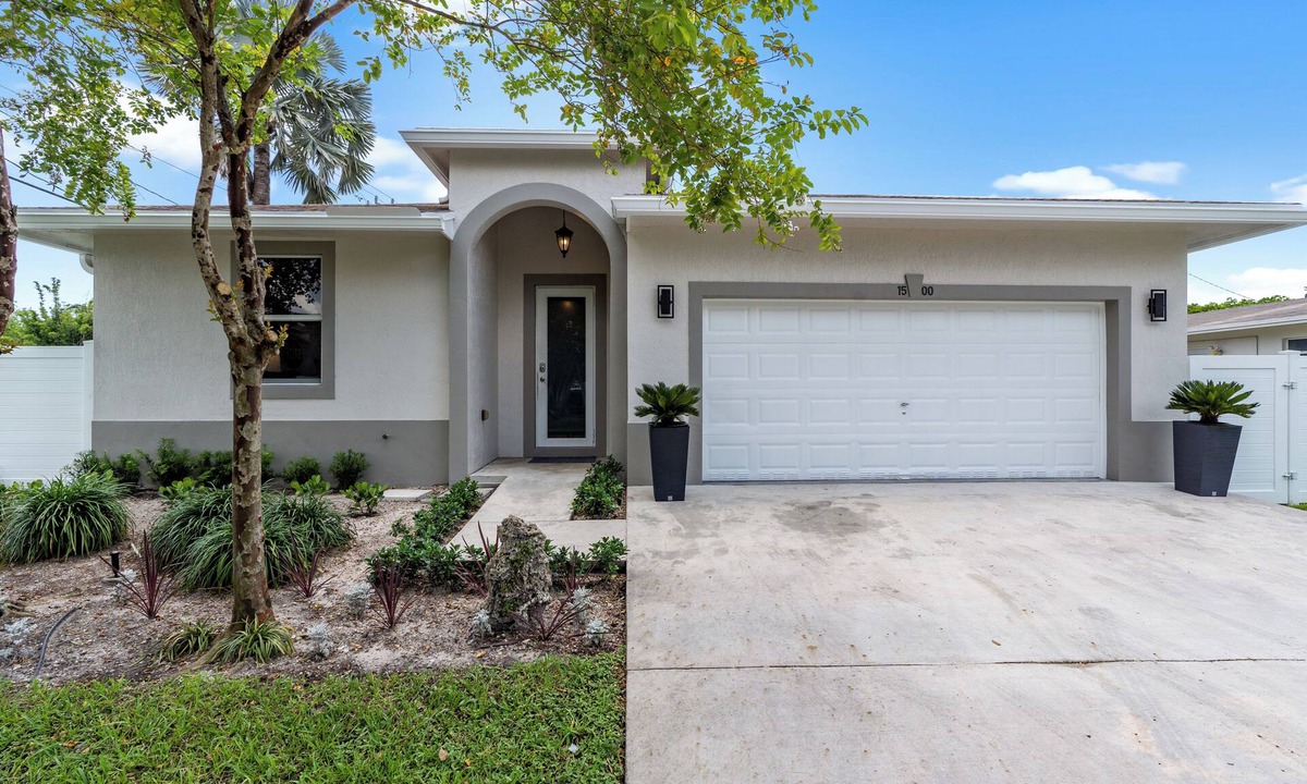River Oaks House | Spacious open floor plan for today’s busy lifestyles.