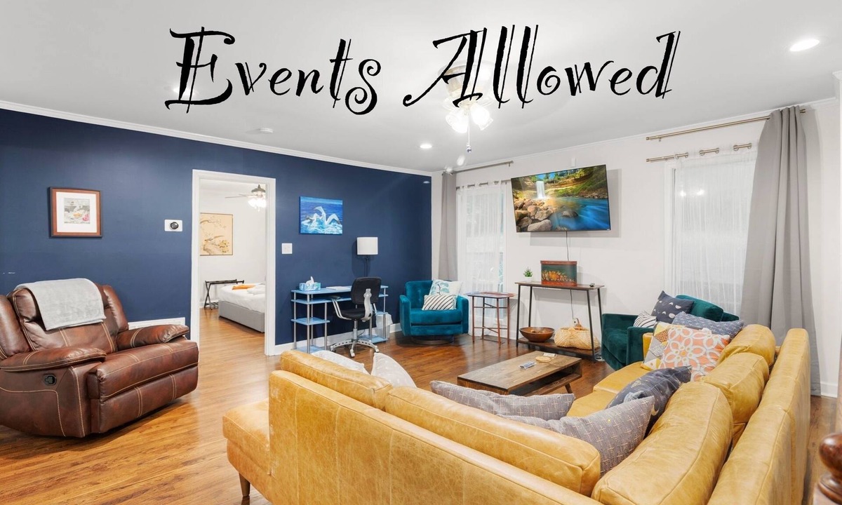 Terry Sanford House | Spacious open floor plan. 5 beds. 5 TVs. & Art.