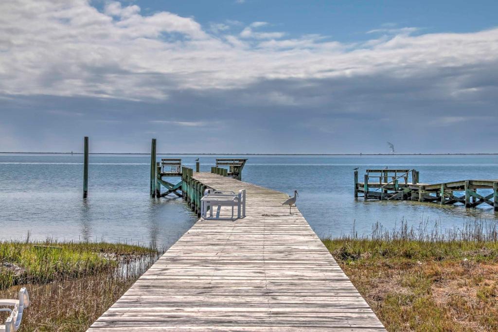 Marshallberg House | Spacious Outer Banks House with Private Dock!