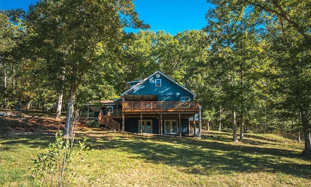 St. James House | Spacious Ozark Home Near River & Wineries