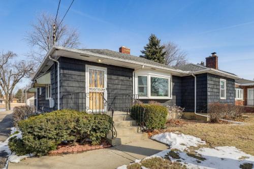 Lansing House | Spacious & Peaceful Suburban Home in Lansing!