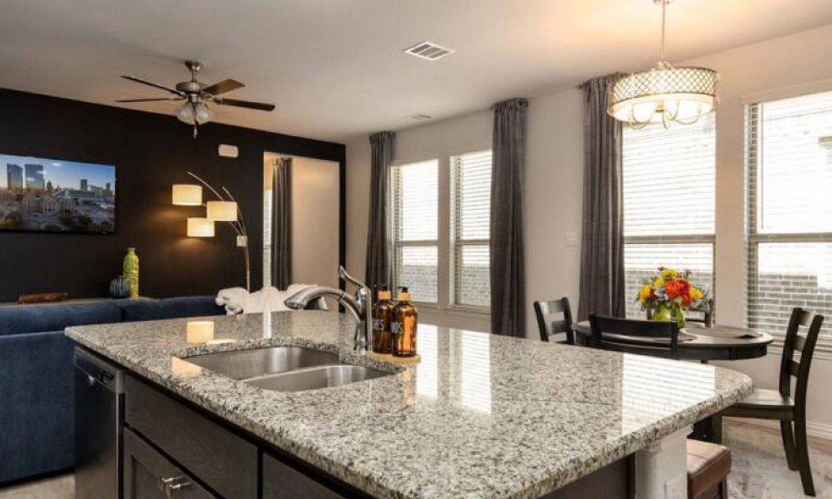 Fort Worth House | Spacious Pet Friendly - 7 Miles to Eagle Mountain Lake
