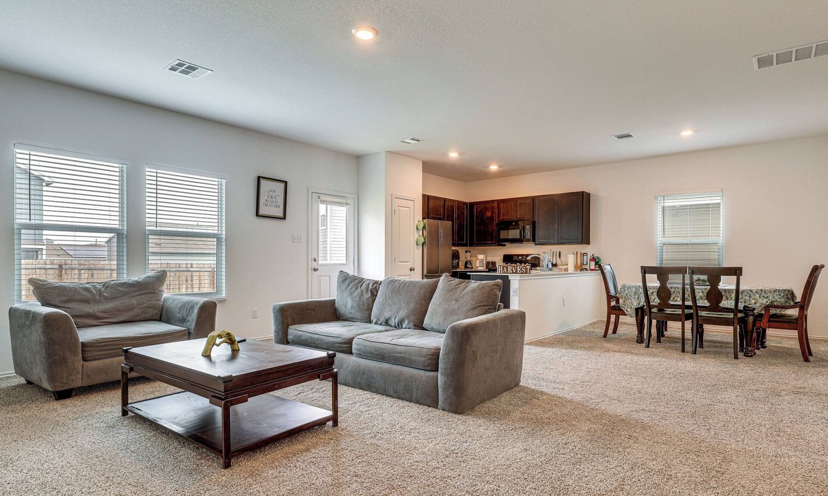 Kyle House | Spacious & Pet Friendly! Hill Country Home Base