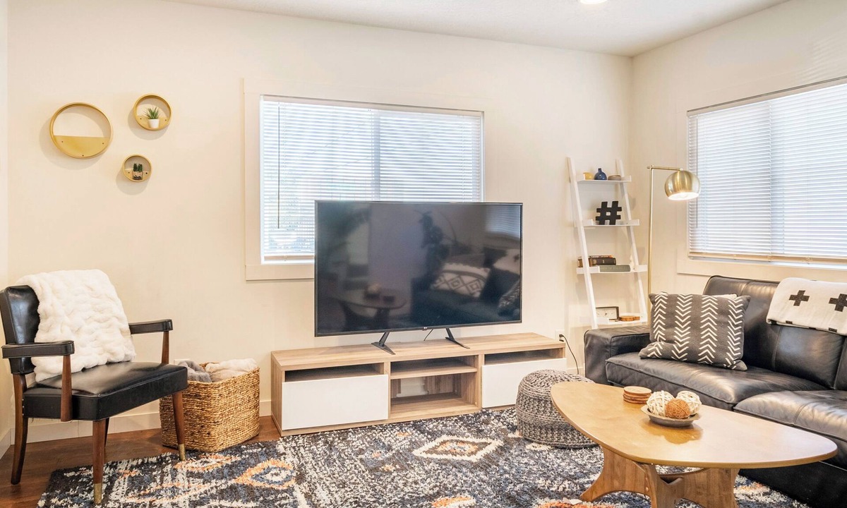North Tabor House | Spacious, Pet-Friendly, Fenced Yard, King Bed, Office, Primary BDR on Main Level
