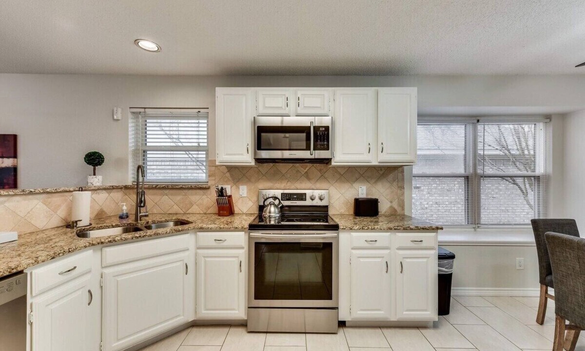 Plano House | Spacious Plano Home - Swimming Pool!
