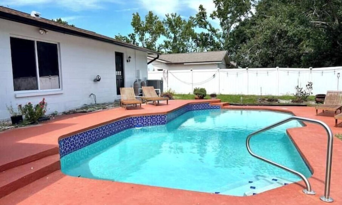 Greater Northdale House | Spacious Pool Home 4BD/3BA
