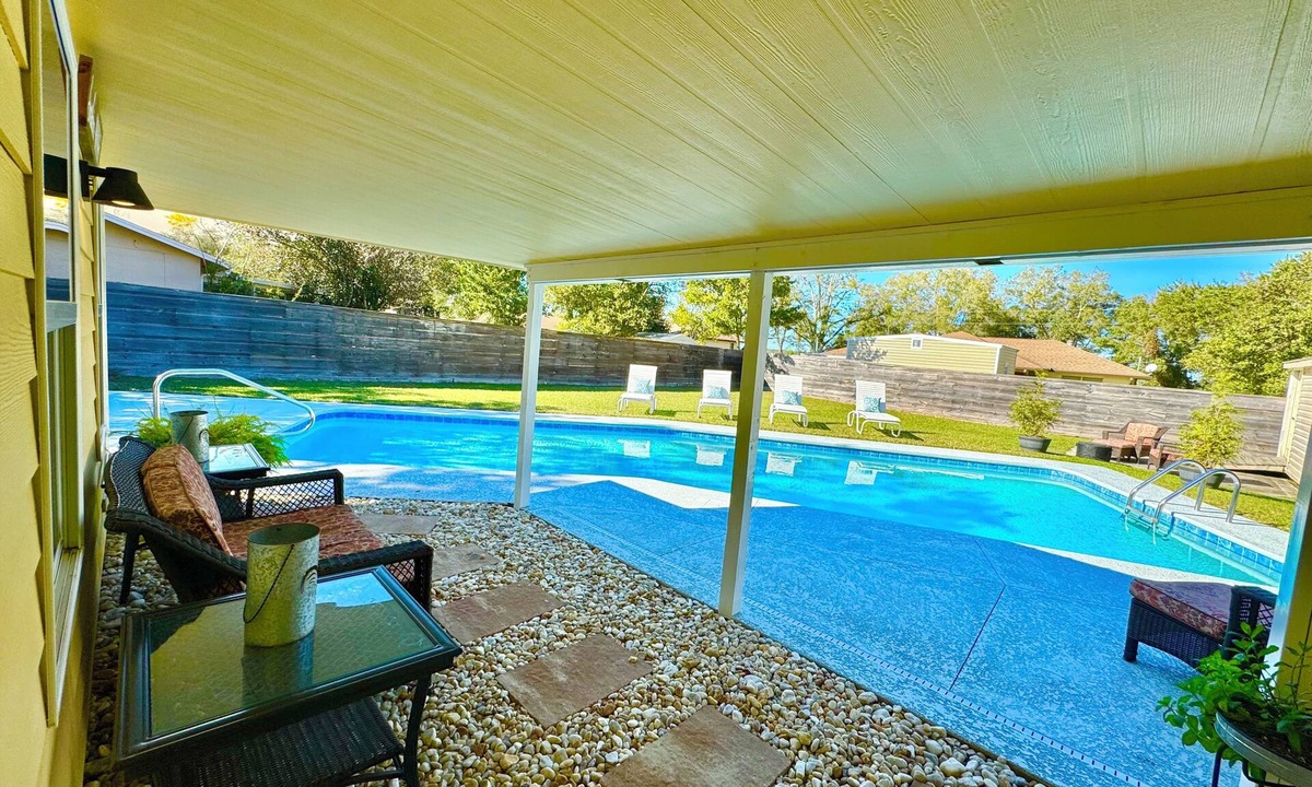 Dunnellon House | Spacious Pool Home near Rainbow Springs!