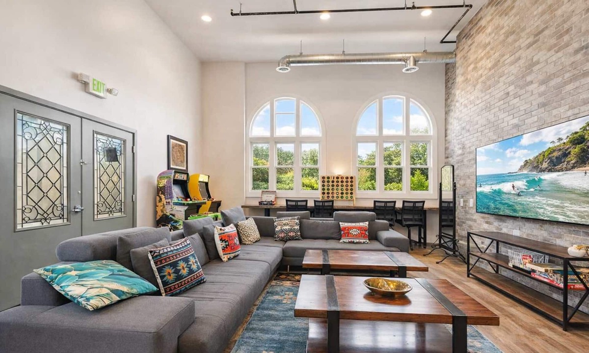 Stockton Hotel | Spacious Private Retreat with Event Spaces