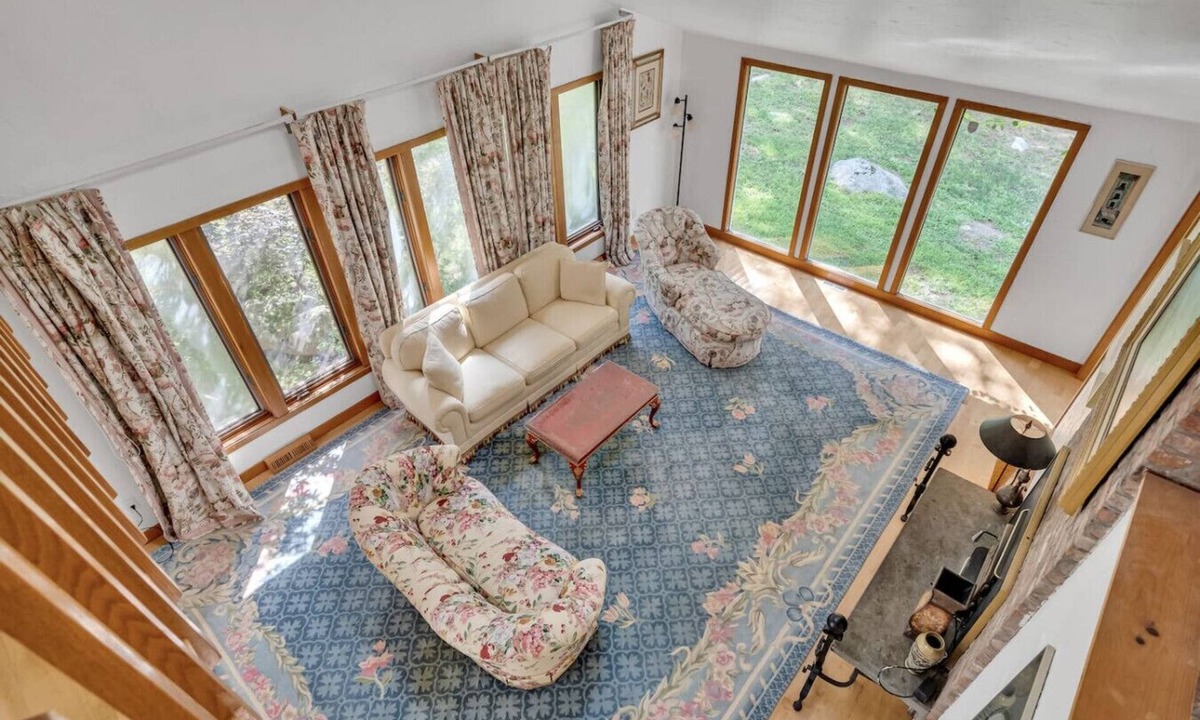 Lincoln House | Spacious, Quiet, 4BR+office, 1.5 acres yard