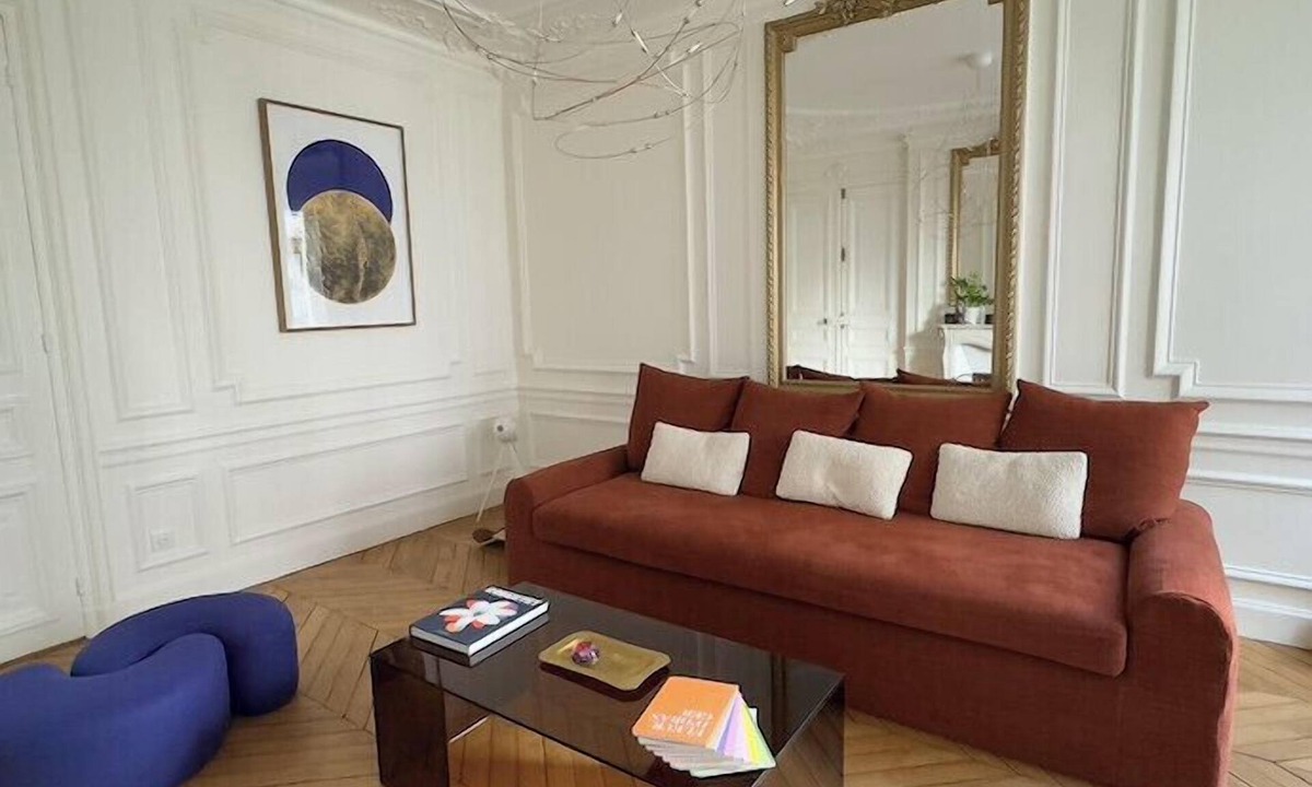Saint-Vincent-de-Paul Apartment | Spacious, Quiet and Elegant Apartment in Paris
