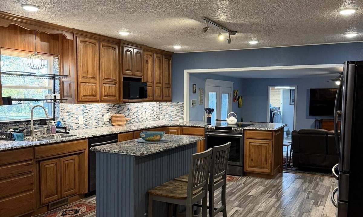 Lebanon House | Spacious, Quiet, & Cozy 3 BR Home in Lebanon! Pet-Friendly!