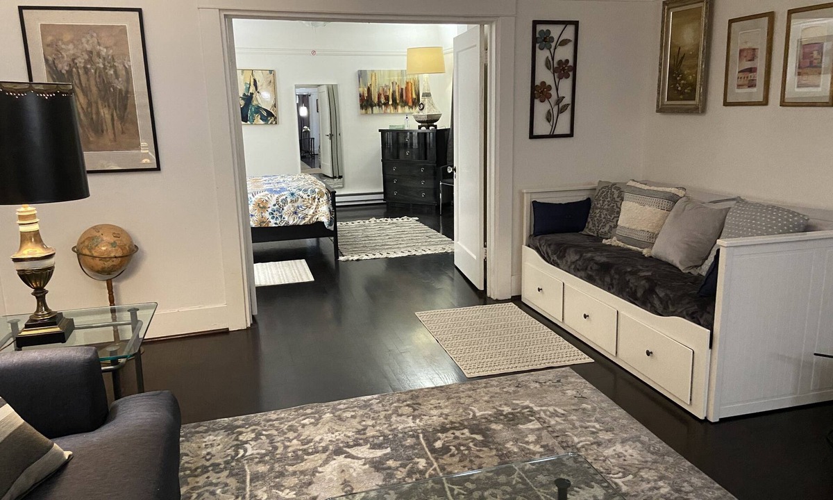 Civic Center Apartment | Spacious, Quiet, Peaceful One Bedroom Retreat -10 mins from UOP, Lodi Wineries!