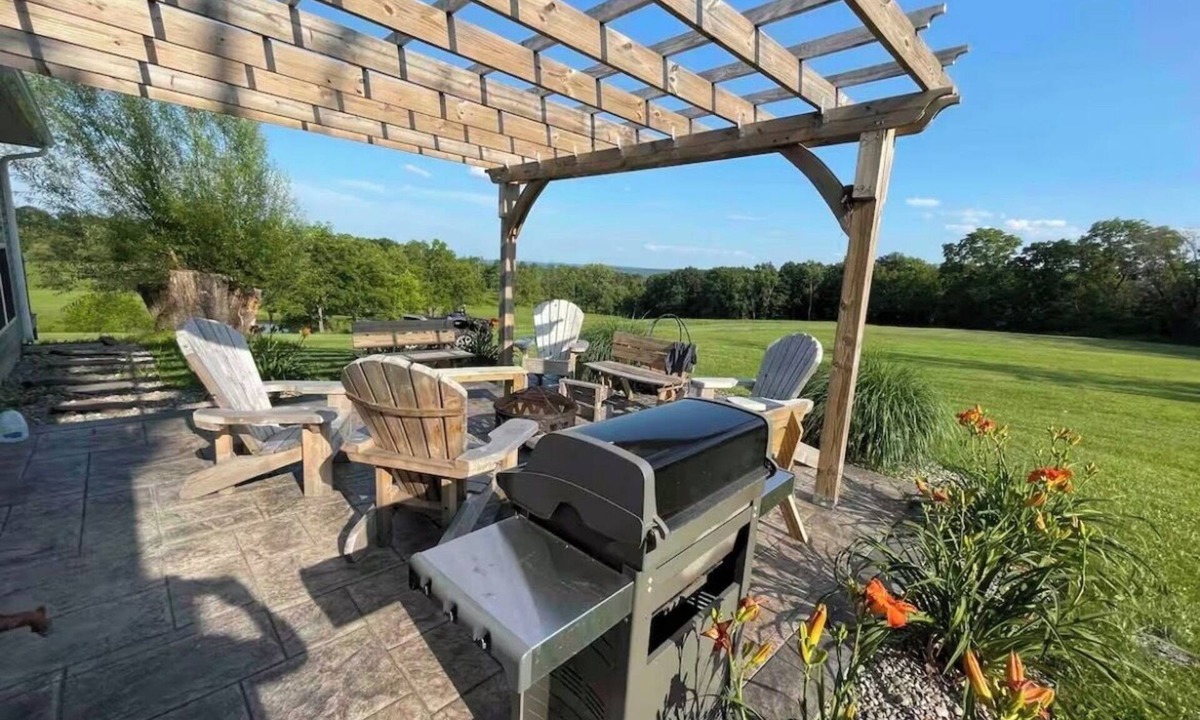 Bristol Hills House | Spacious Ranch Amazing Acreage nCanandaigua perfect for your peaceful getaway