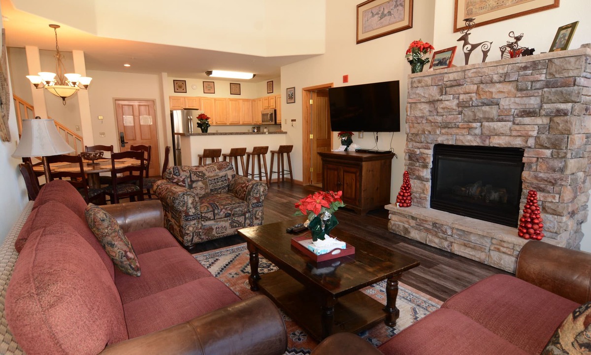 Mountain House Condo | Spacious Remodeled Unit+Loft, Central Location, Great for Large Families, Groups
