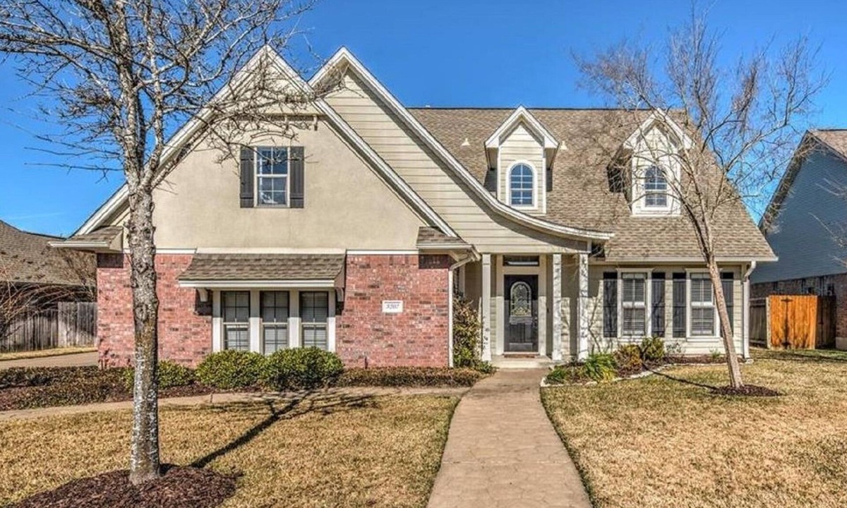 Edelweiss House | Spacious Rental with Pool 4 miles from A&M