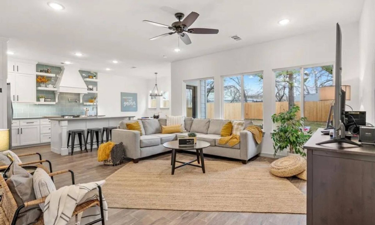 Central Arlington House | Spacious retreat in Arlington 1 mi to AT&T Stadium