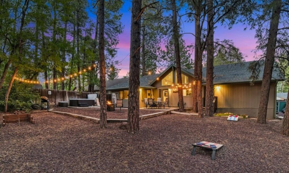 Flagstaff House | Spacious Retreat in the Pines w/Hot Tub + Fireplace! Fall Specials!