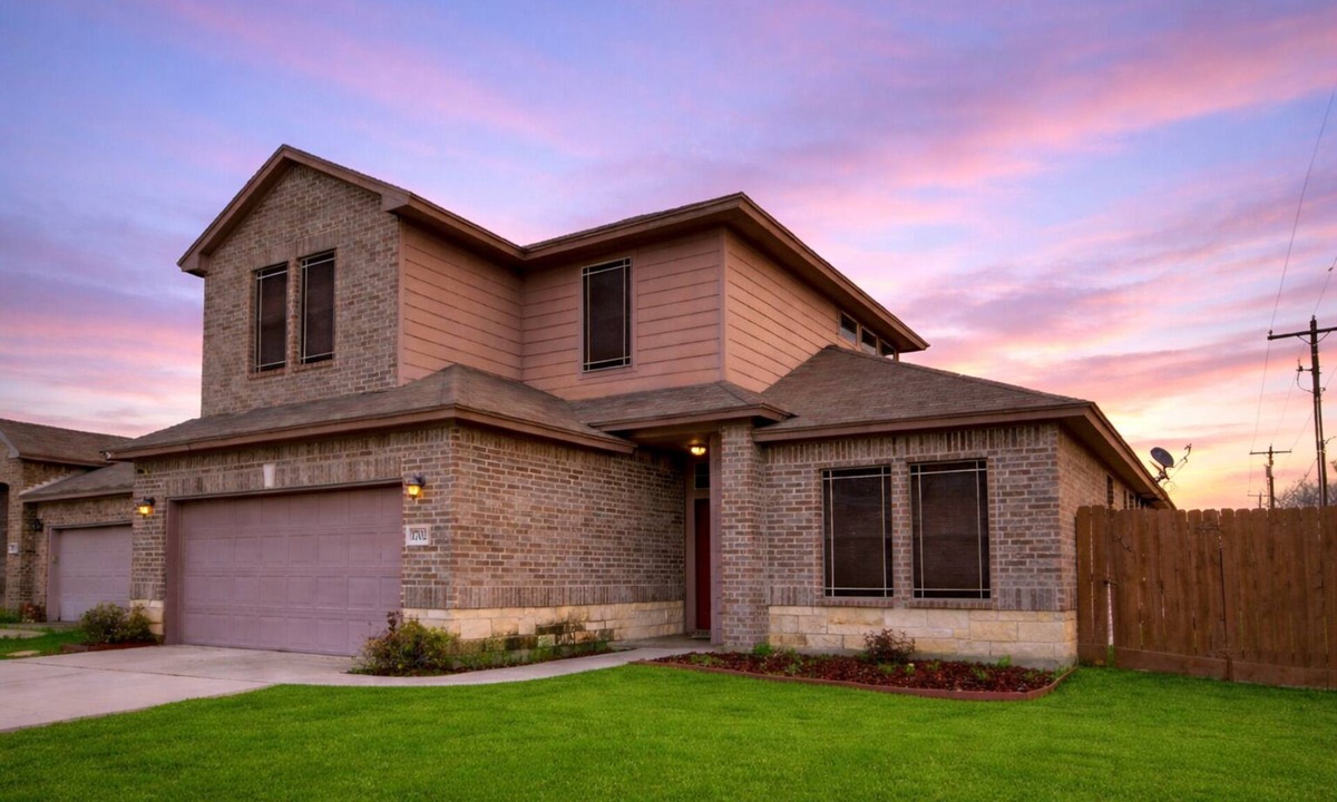 Northwest Corpus Christi House | Spacious Retreat + Game Room + Outdoor Dining + Near Beach and Downtown | Rhumba