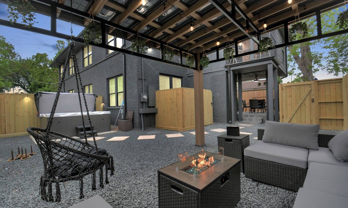Greater East End House | Spacious Retreat w/Hot Tub - Fully Gated w/Prkng