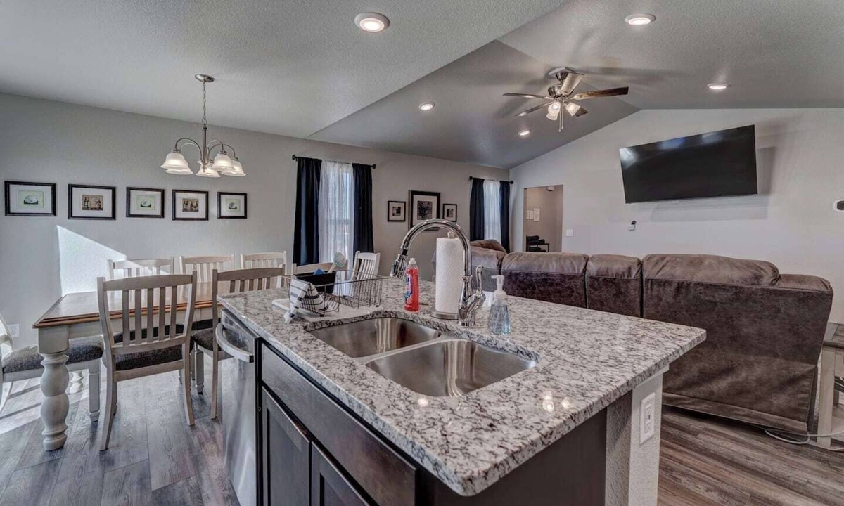 Rapid City House | Spacious Retreat with Black Hills Views