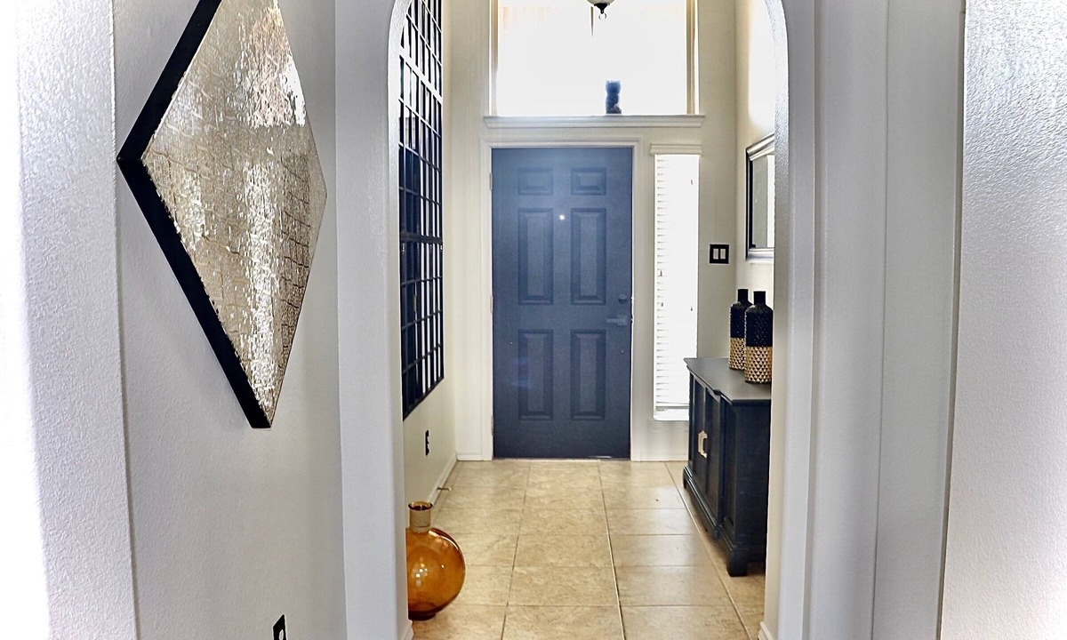 Denton House | ✨ Spacious Retreat with Outdoor Movie Nights & Fire Pits! ✨