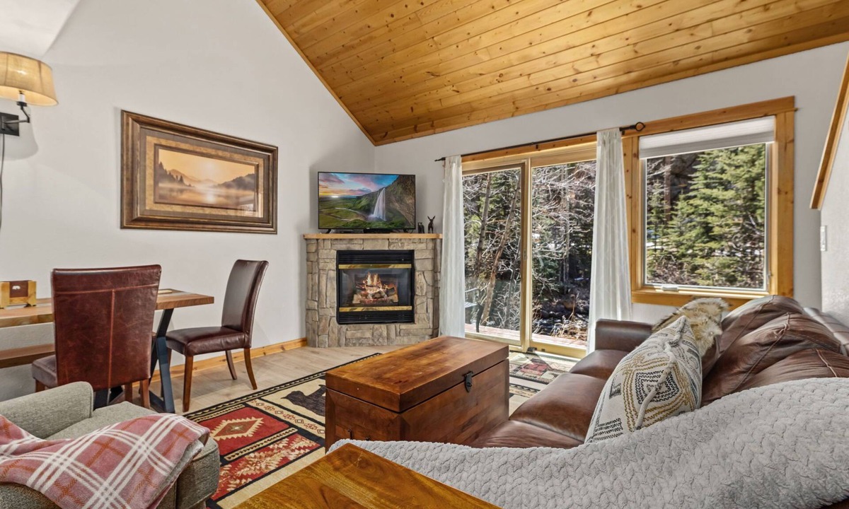 Fall River Estates Condo | Spacious Riverfront Retreat Private Hot Tub Close to RMNP
