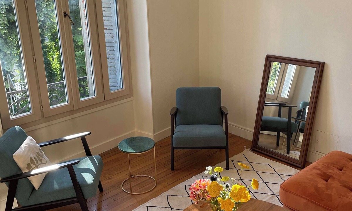 Cahors Old Town House | Spacious riverside getaway