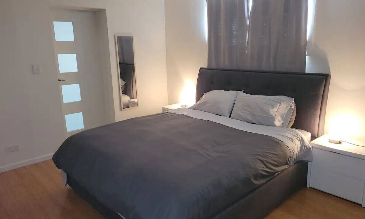 Grange Apartment | Spacious Room