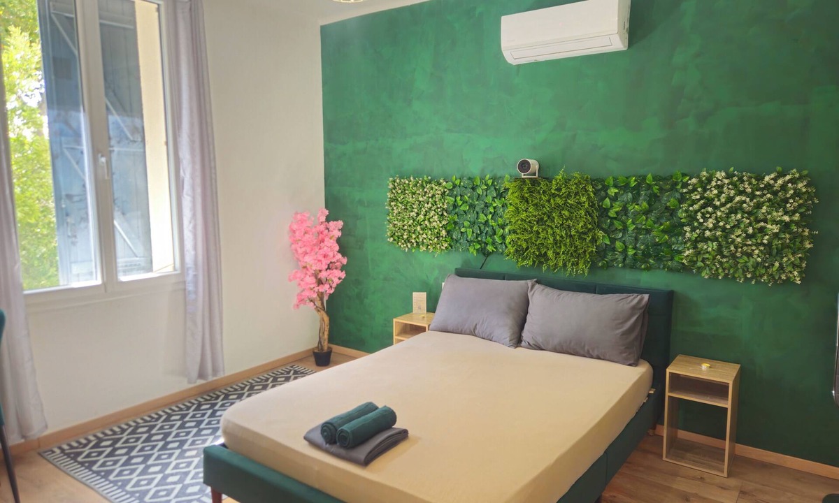 Saint-Salvayre Bed & Breakfast | Spacious room