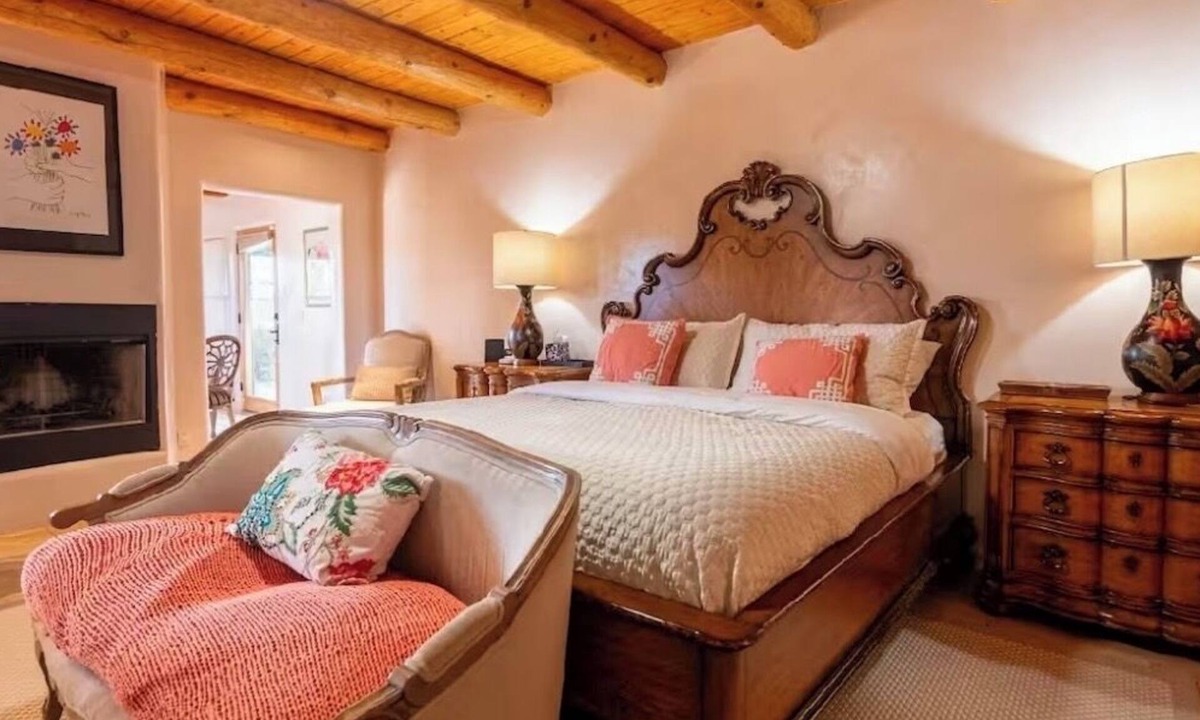 La Tierra House | Spacious Santa Fe Retreat Near Downtown ,Views & Pet Friendly