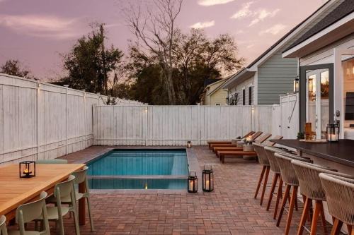 Thunderbolt House | Spacious Savannah Home Pool Spa & Greens