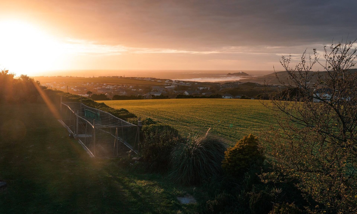 Gwithian Apartment | Spacious Sea-View Apt. Overlooking St Ives Bay