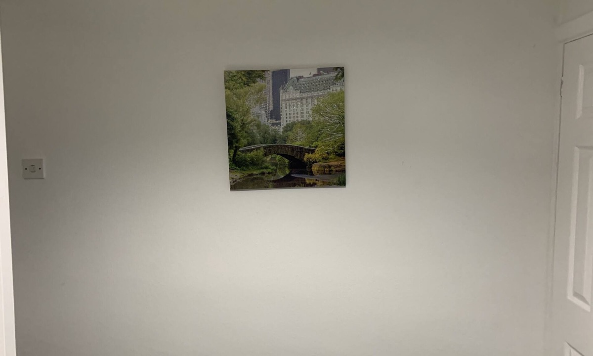 Leigh House | Spacious semi detached house