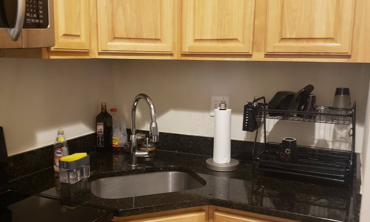 Gaithersburg Apartment | Spacious Snazzy Private Apartment
