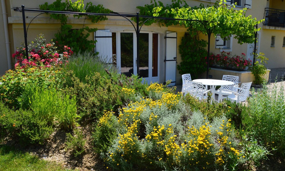 Montbrun-les-Bains Apartment | Spacious Studio (56m2) with all living functions