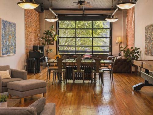 Bristol Apartment | Spacious State Street Loft - 2 bed - 2 Bath - Downtown