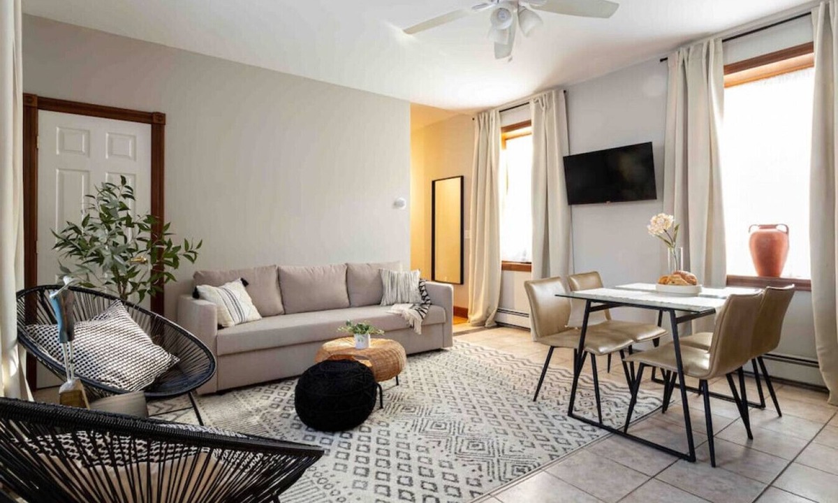 Downtown Apartment | Spacious Stay Downtown New Haven