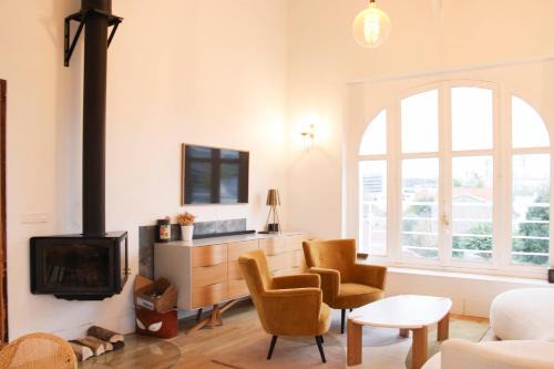 Suresnes Apartment | Spacious stay in Suresnes ideal for families!