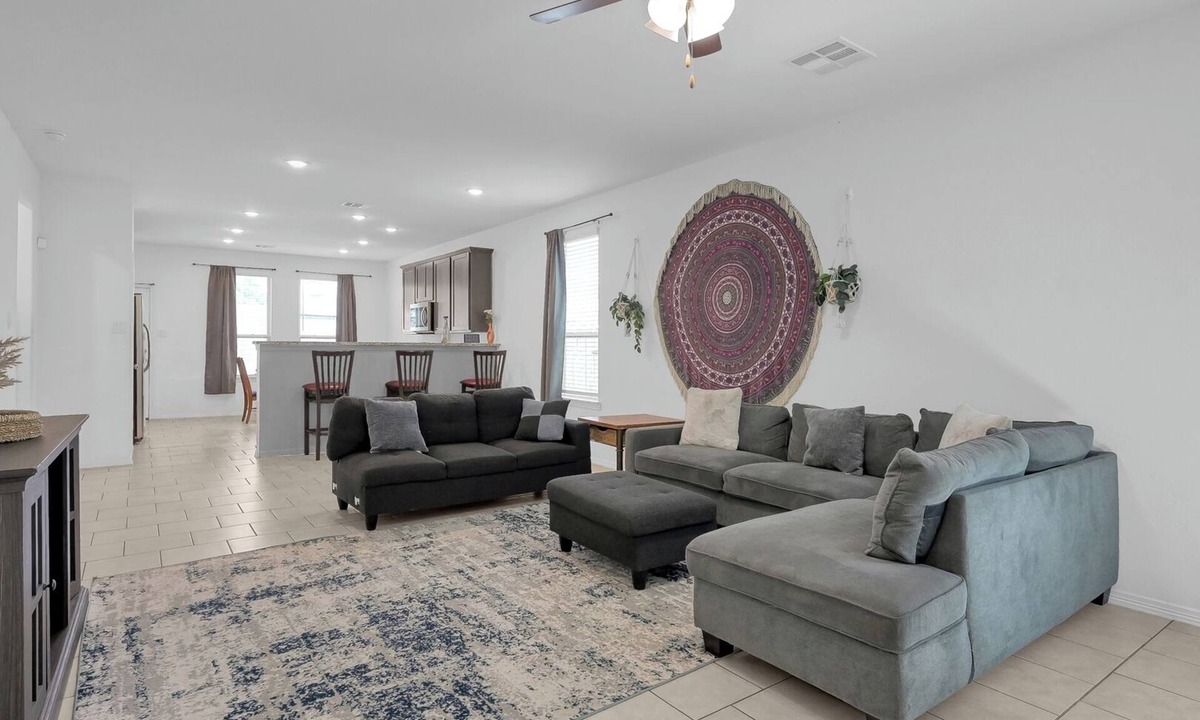Porter House | Spacious Stay Foosball Loft Sleeps 10