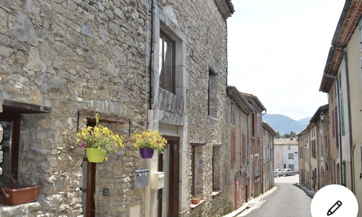 Puivert House | Spacious stone village house in Puivert