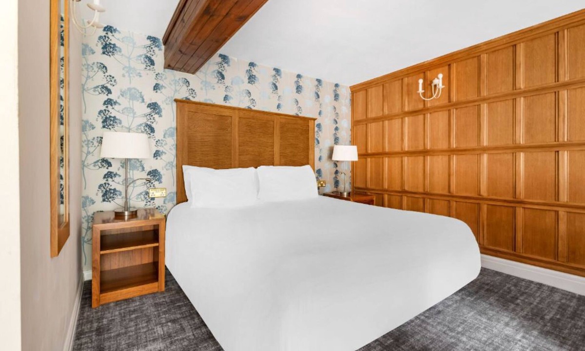 Thurnham Apartment | Spacious Studio | 12th Century Resort | Sleeps 2