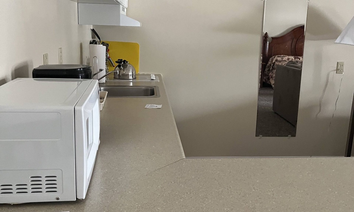 Bethel Apartment | Spacious studio in Bethel Inn with heated pool