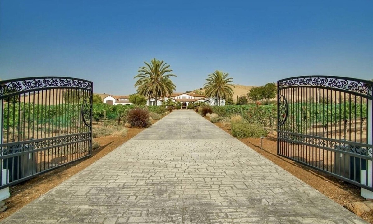 Hollister Apartment | Spacious studio in Hollister