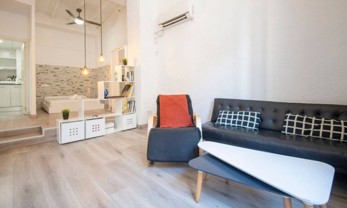 Old Town Apartment | Spacious studio in Tarragona city center with balcony