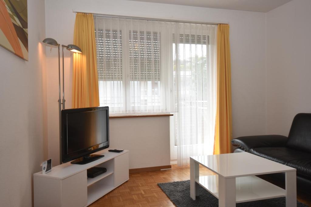 Muhlebach Apartment | Spacious studio near lake and opera - Mill 512