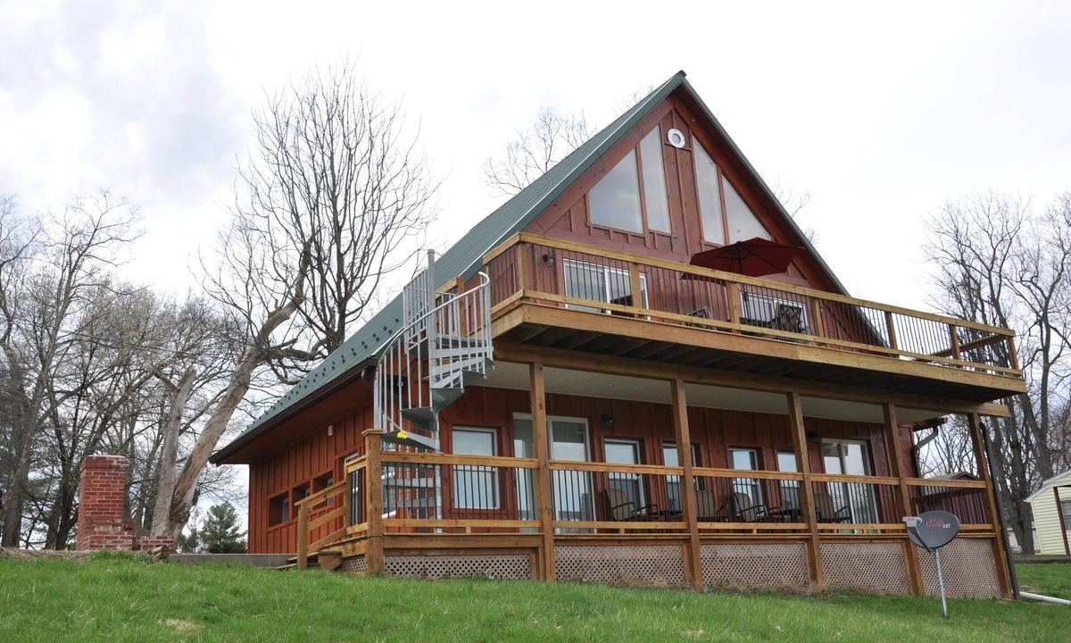 Urbana Apartment | Spacious Studio on Monocacy River, Sleeps 4, Full Bath, Kitchenette.